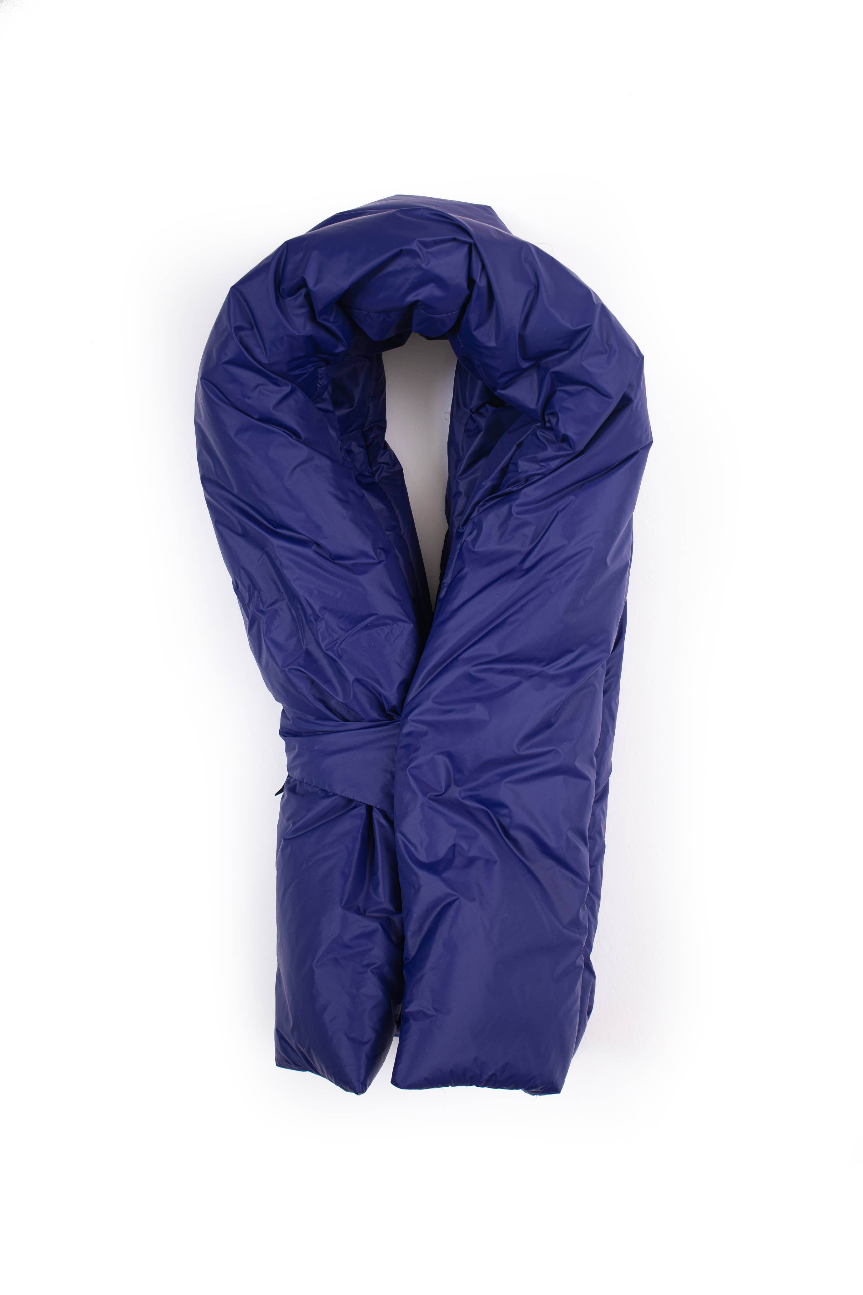 Padded water repellent nylon scarf: Navy