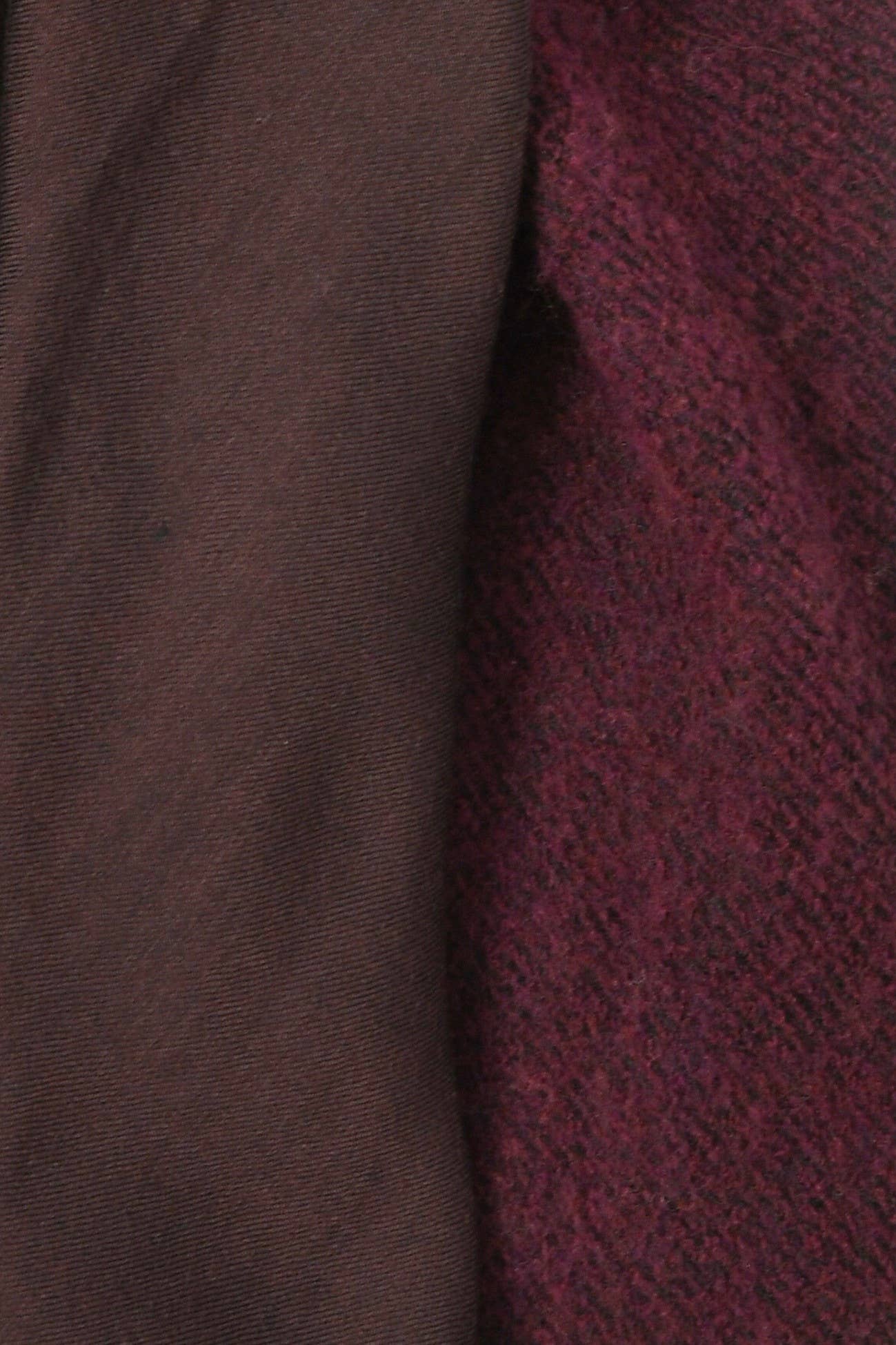 Abstract wool blend scarf with bouclé details: Burgundy