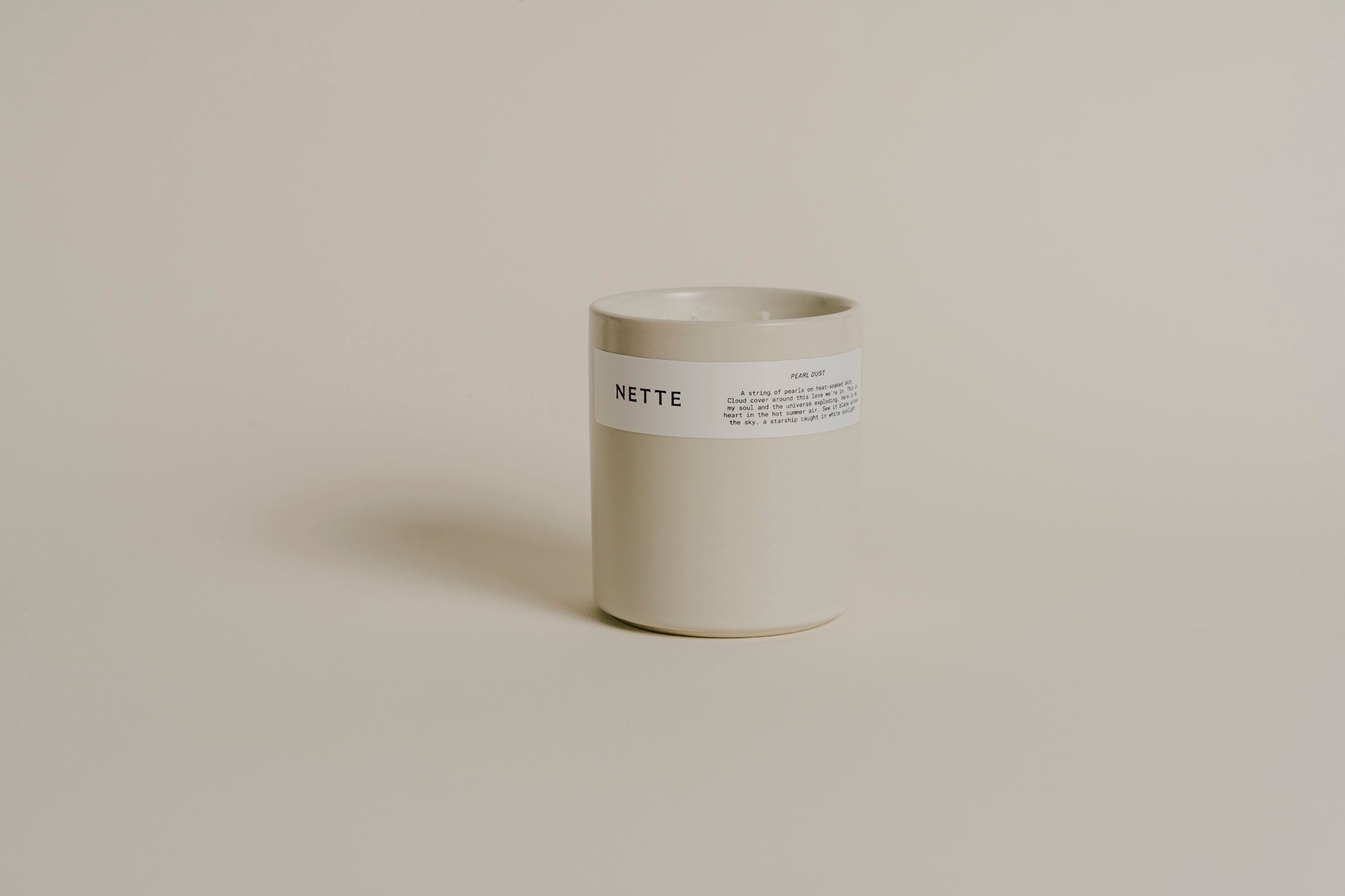 Nette 11 oz. Pearl Dust Candle